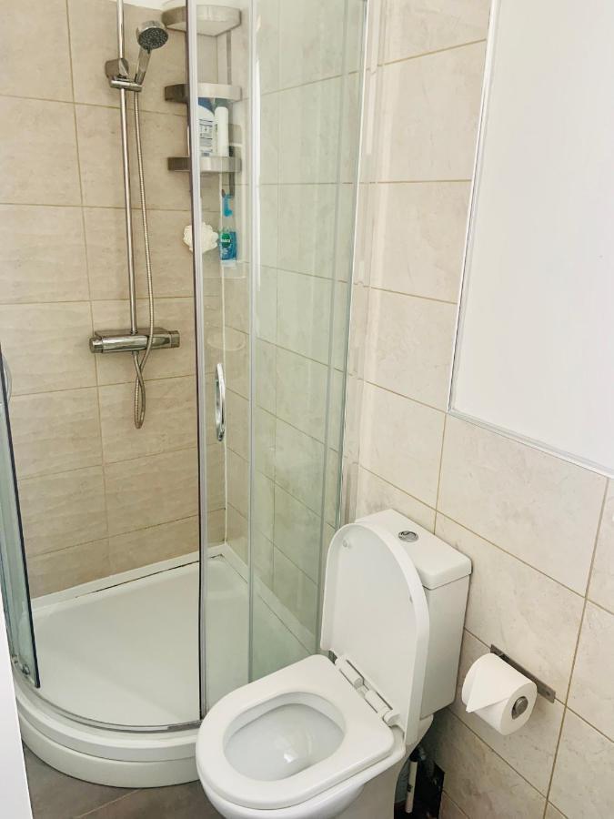 Beautiful Self Contained Studio Apartamento Londres Exterior foto